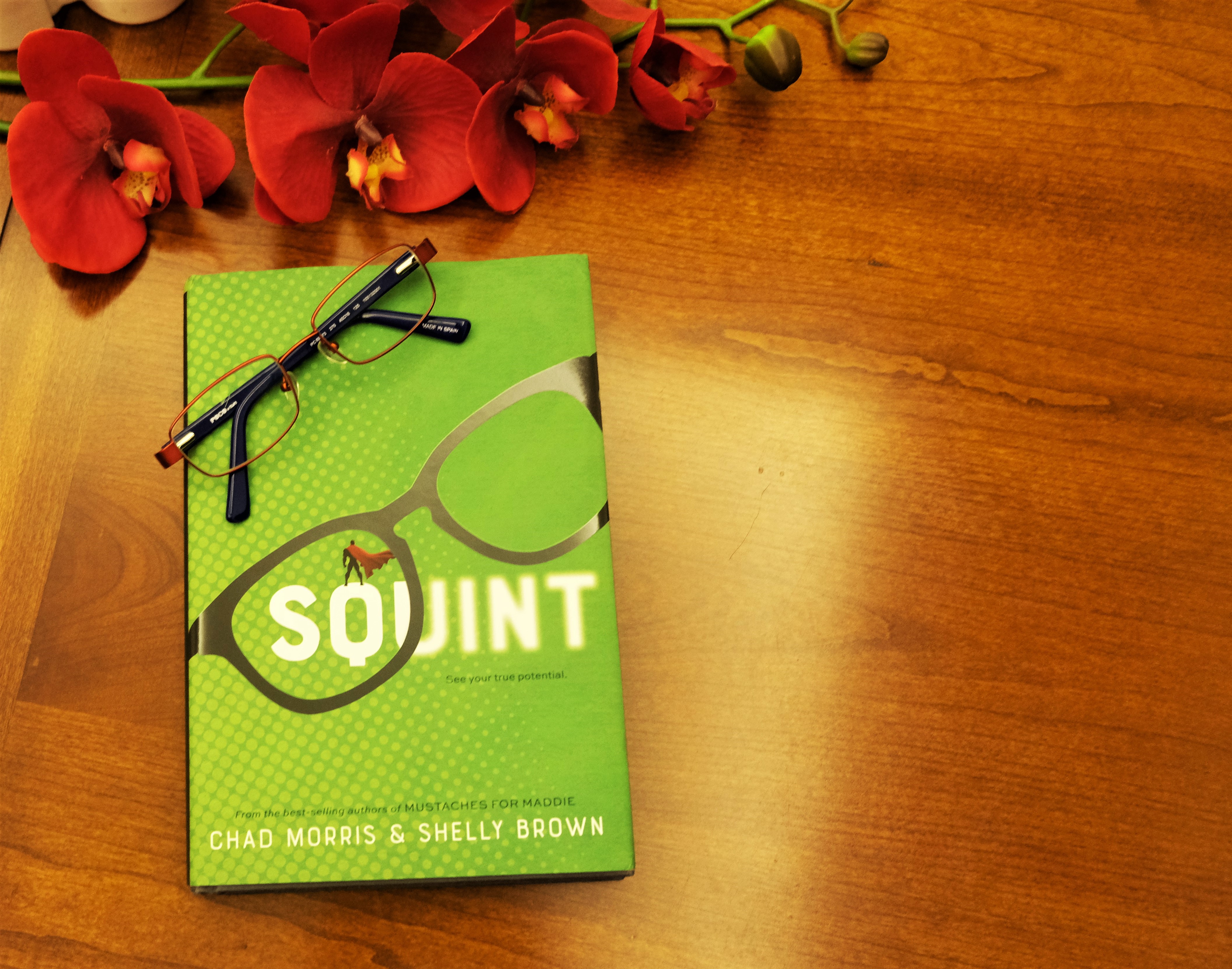 Squint – Zoha Flips a Page